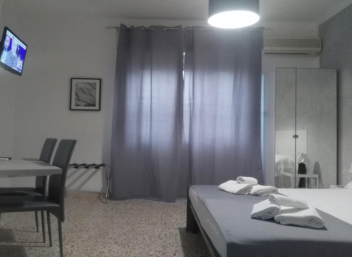 Alghero Seaside Guest House - Affittacamere ภายนอก รูปภาพ