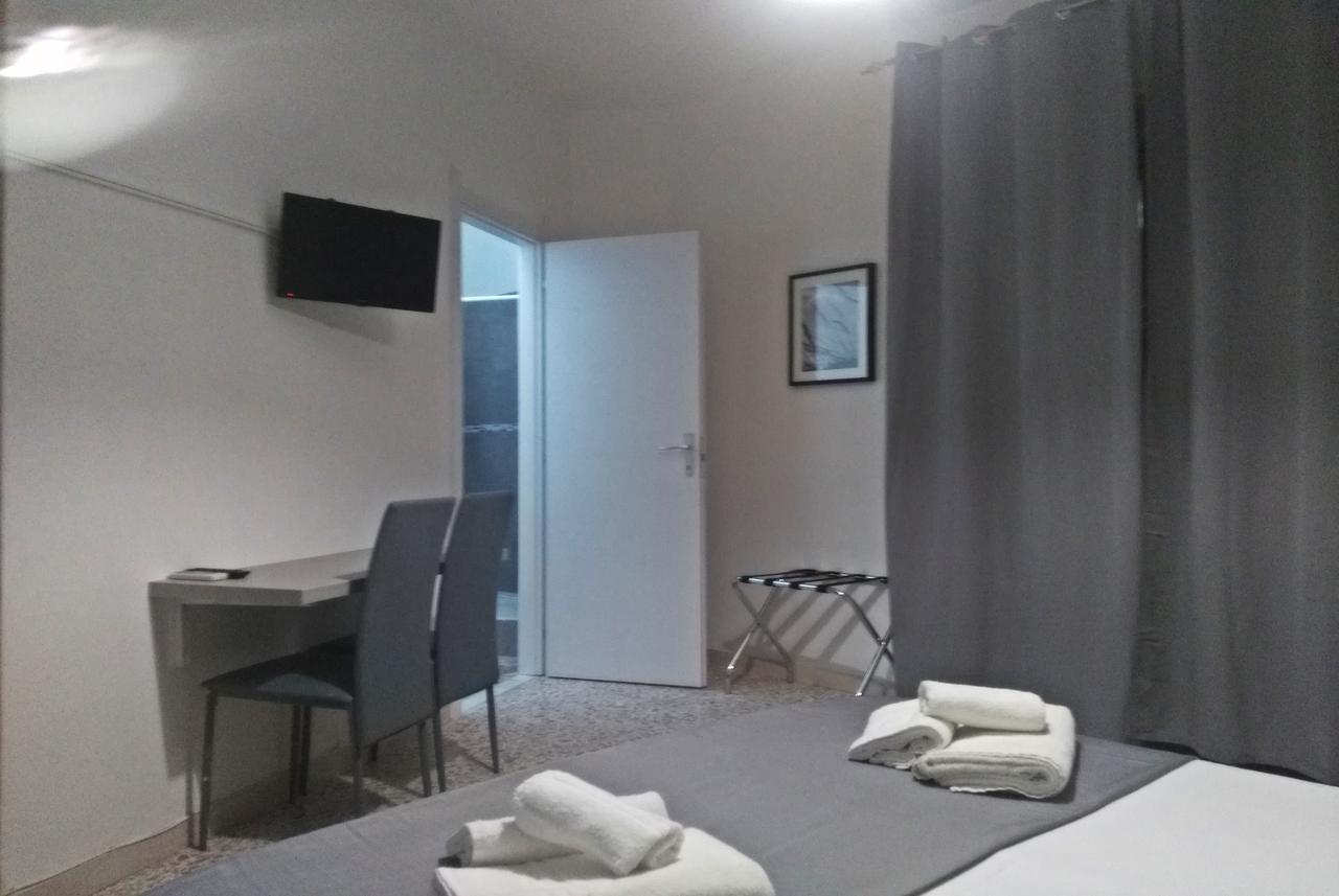 Alghero Seaside Guest House - Affittacamere ภายนอก รูปภาพ