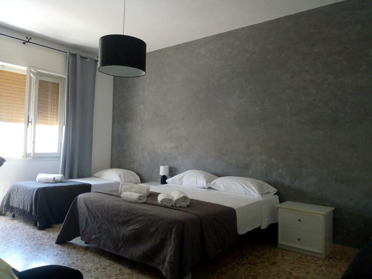 Alghero Seaside Guest House - Affittacamere ภายนอก รูปภาพ
